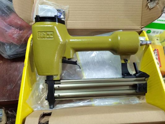Muebles Air Concrete T Nailer sin batería de litio con voltaje de herramienta ST38S N/A