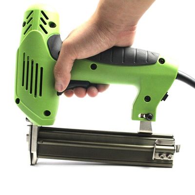 Maneje de manera eficiente sus necesidades de apilamiento con el apilador eléctrico multifuncional F30/422