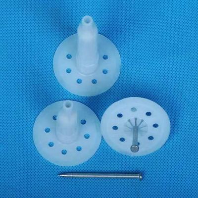Clavos de aislamiento y pinzas de plástico galvanizado para el rendimiento de la pared exterior