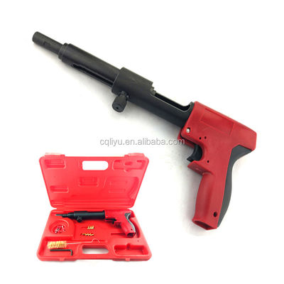 Herramienta de fijación de pistolas de clavos con una gran capacidad y fuente de energía manual